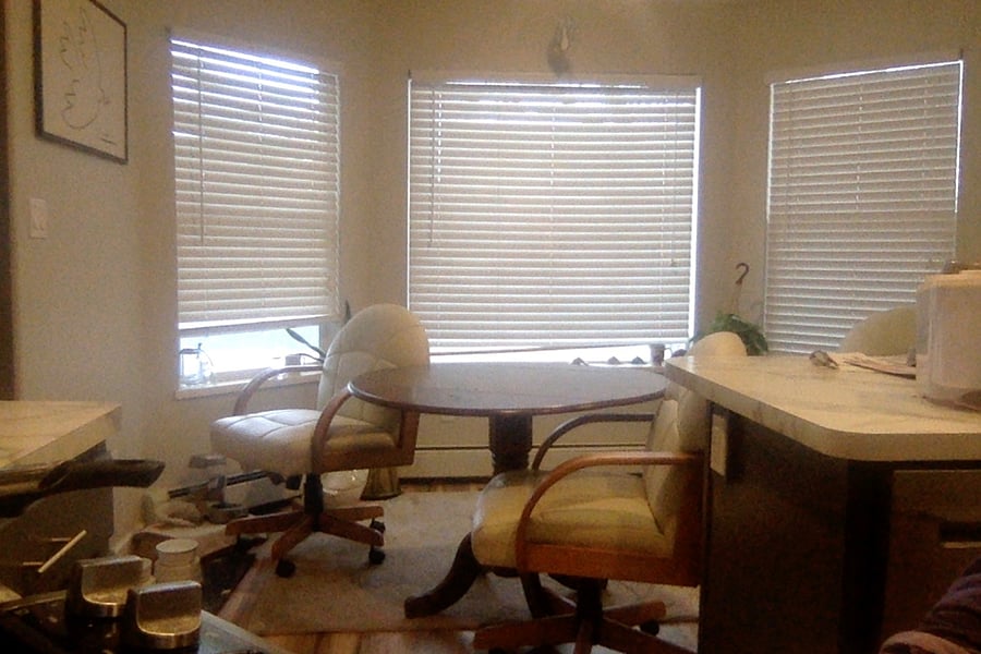 Options eating in studio or dining area(kitchen with quality comfort)
.