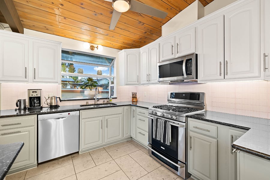 Furnished Finder property 724728_1 photo 35