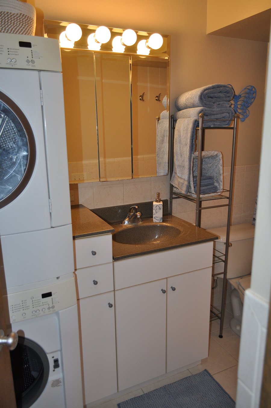 In-unit washer/dryer!