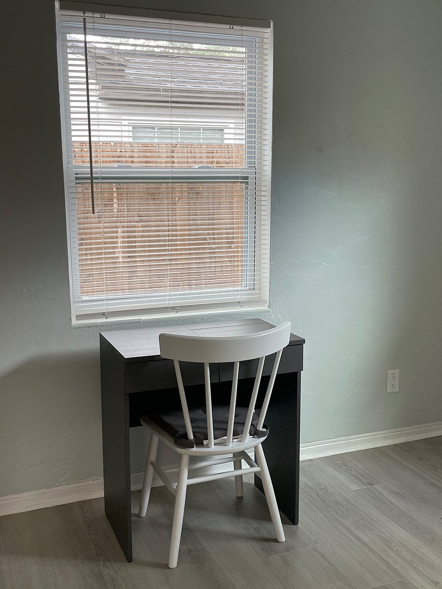 Second bedroom detail.