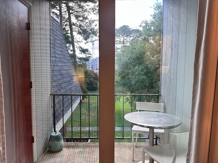 Off-living room patio 