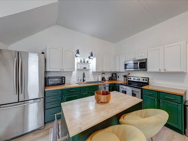 Furnished Finder property 724920_1 photo 10