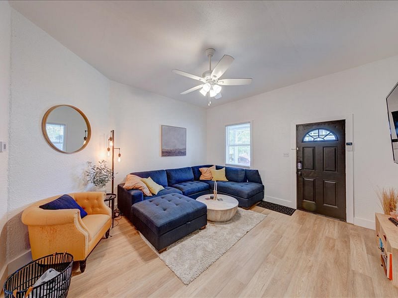 Furnished Finder property 724920_1 photo 3