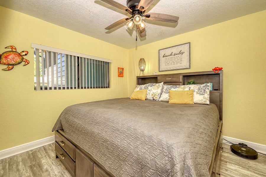 King Size Bed--new