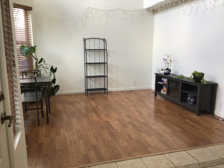 Entryway sitting room