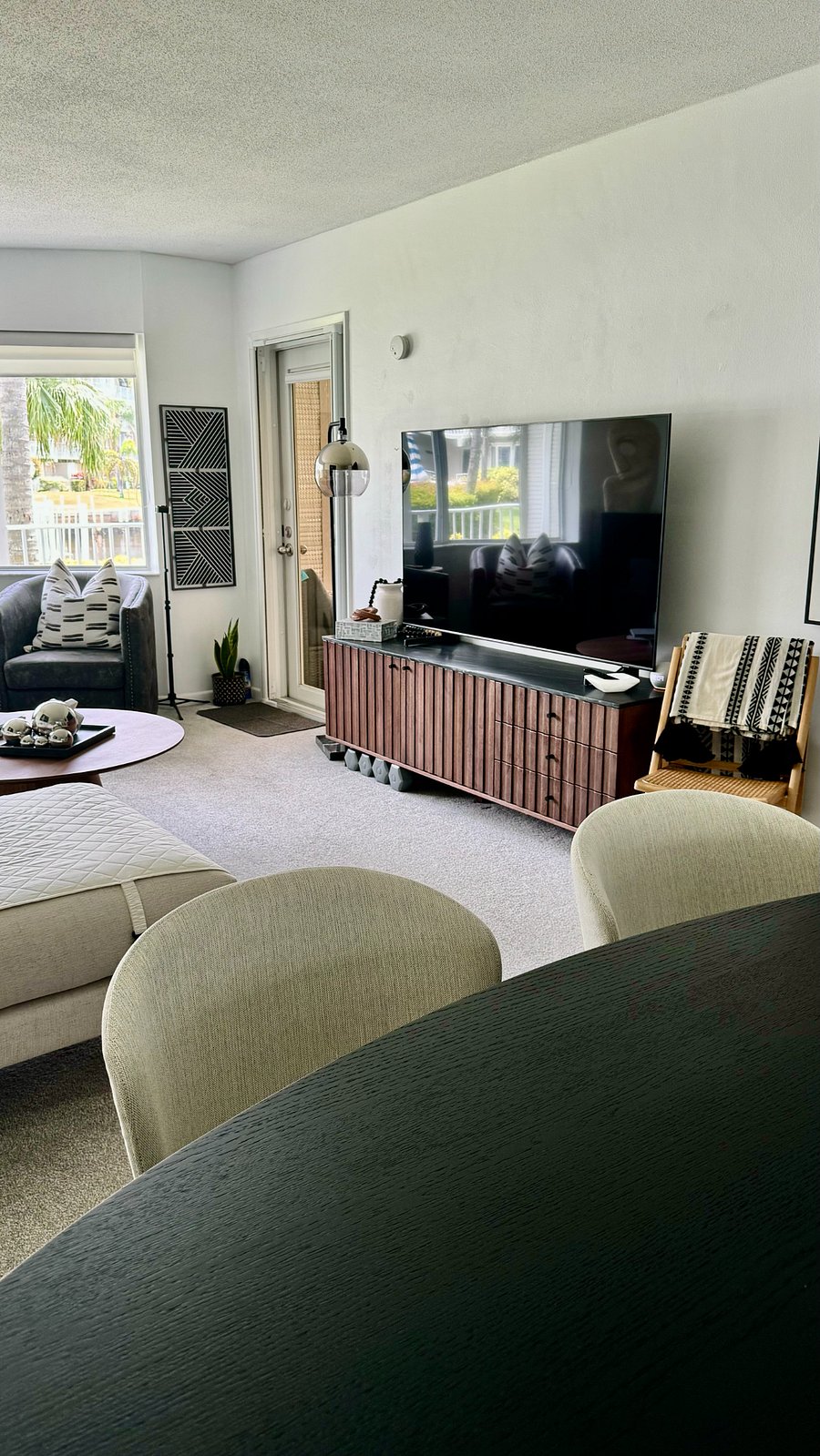 65" smart TV