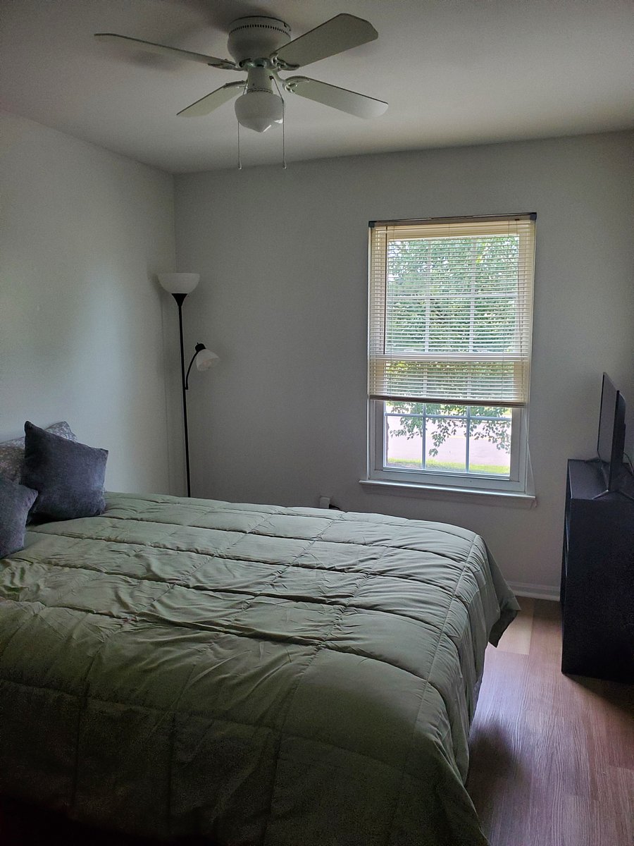 Bedroom #1 .....one of 2 pictures 