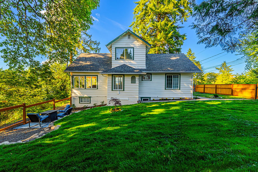 Beautiful yard with maintenance included