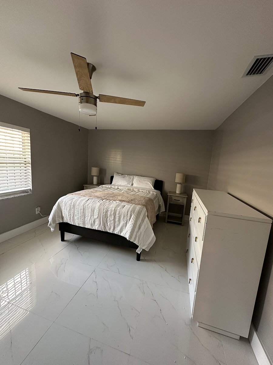 Guest Bedroom #1