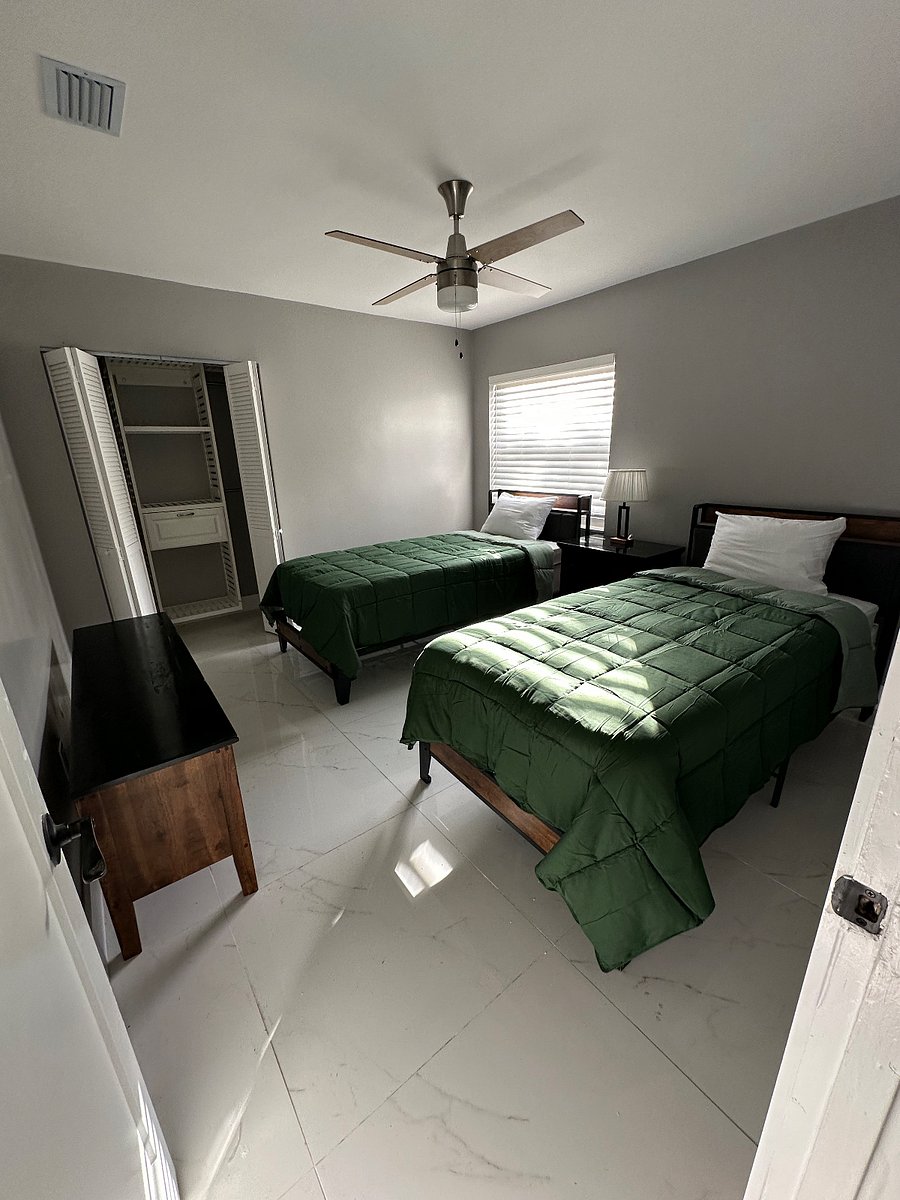 Guest Bedroom #2, Extra Long Twin Beds