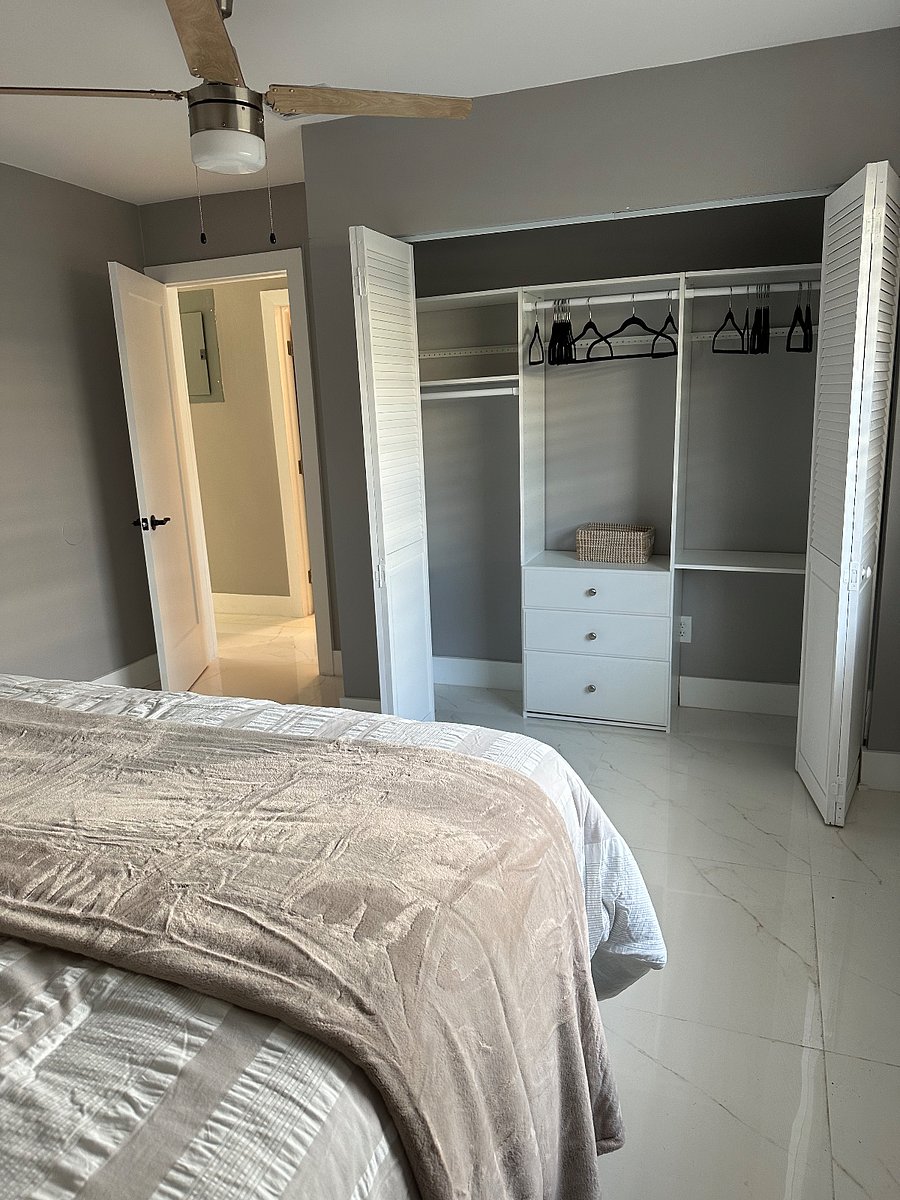 Guest Bedroom #1 Closet