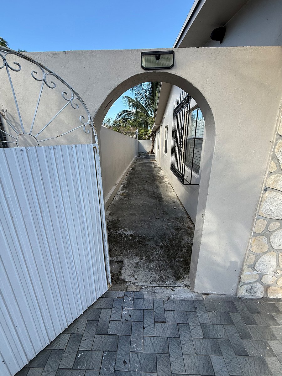 Furnished Finder property 725094_1 photo 23
