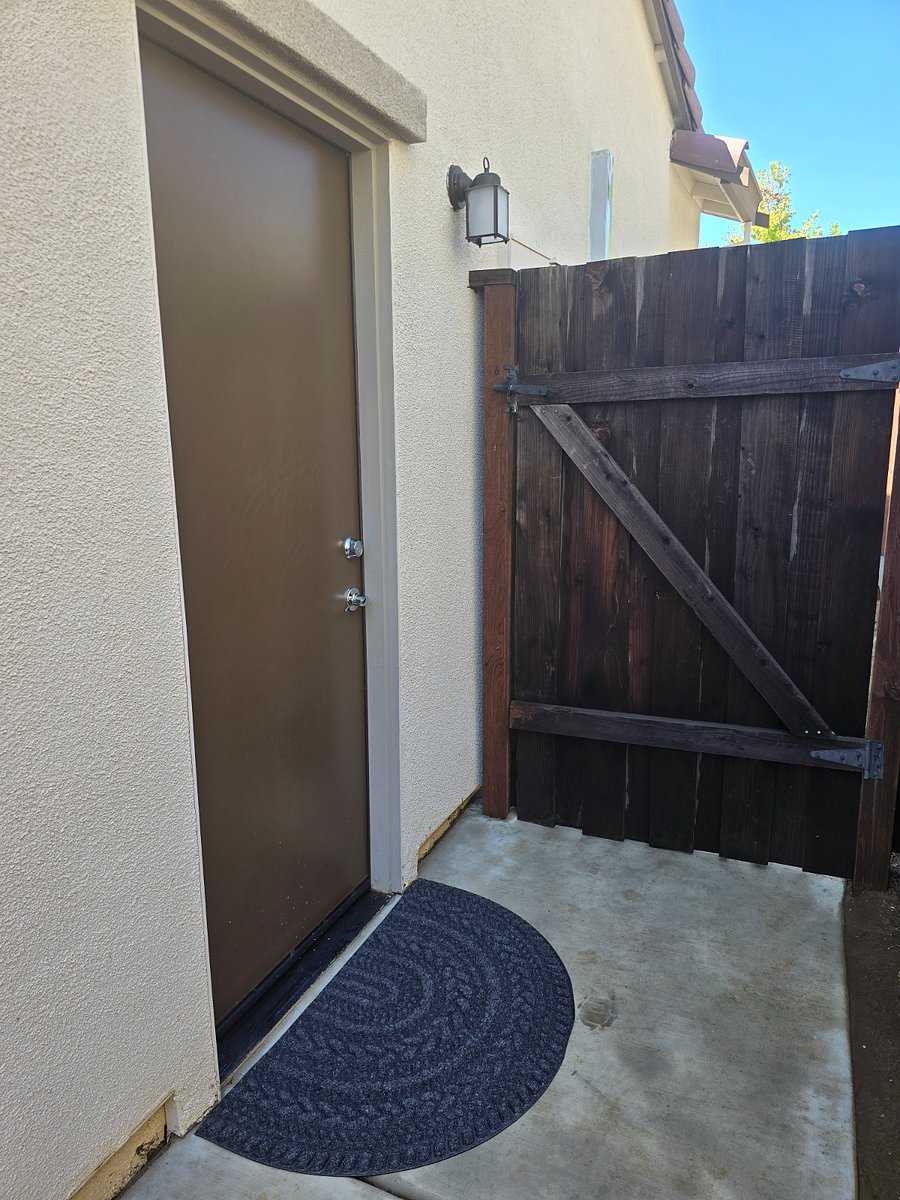 Furnished Finder property 725098_1 photo 3