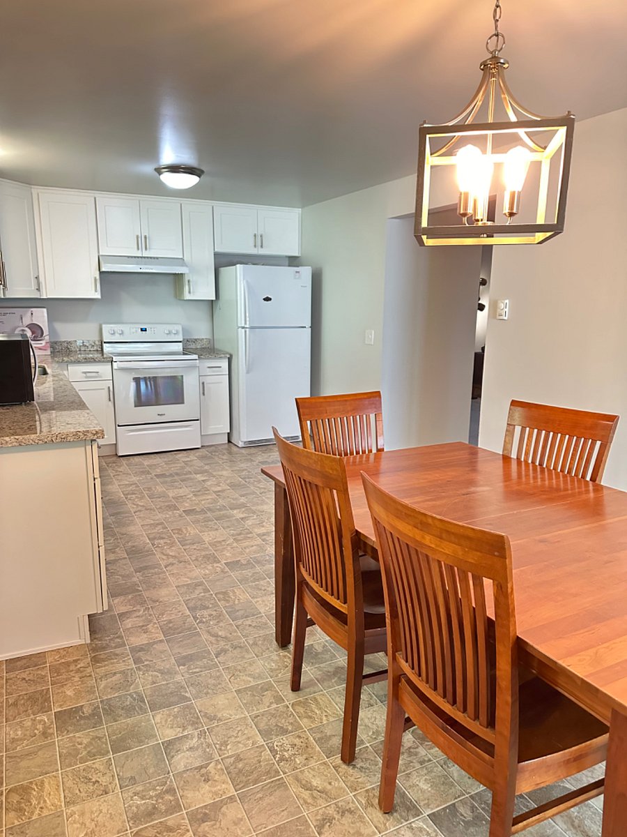 Spacious & open Kitchen & Dining room