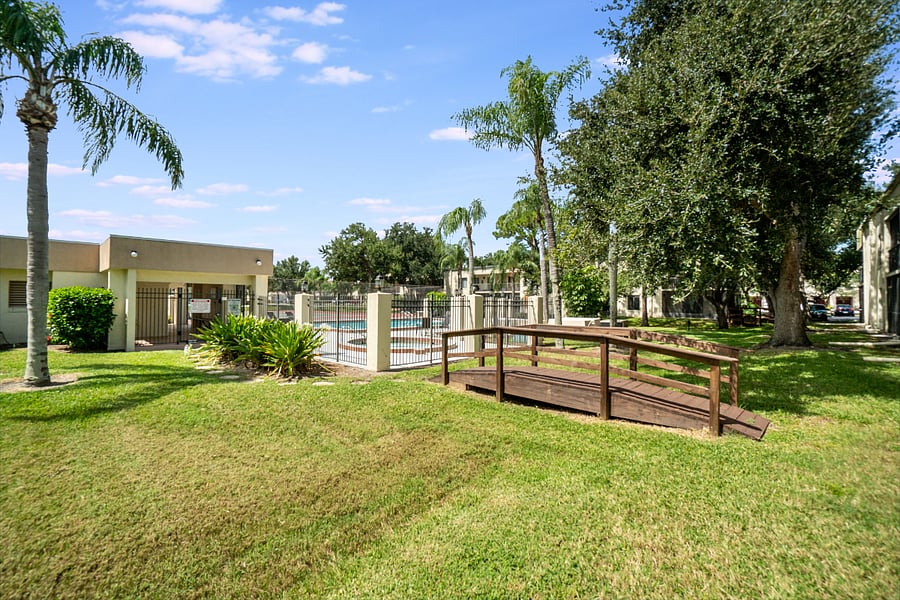 Furnished Finder property 725215_1 photo 18