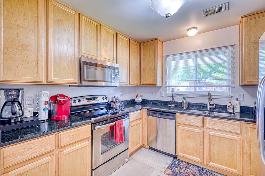 Coffee maker, plates, cups & utensils included