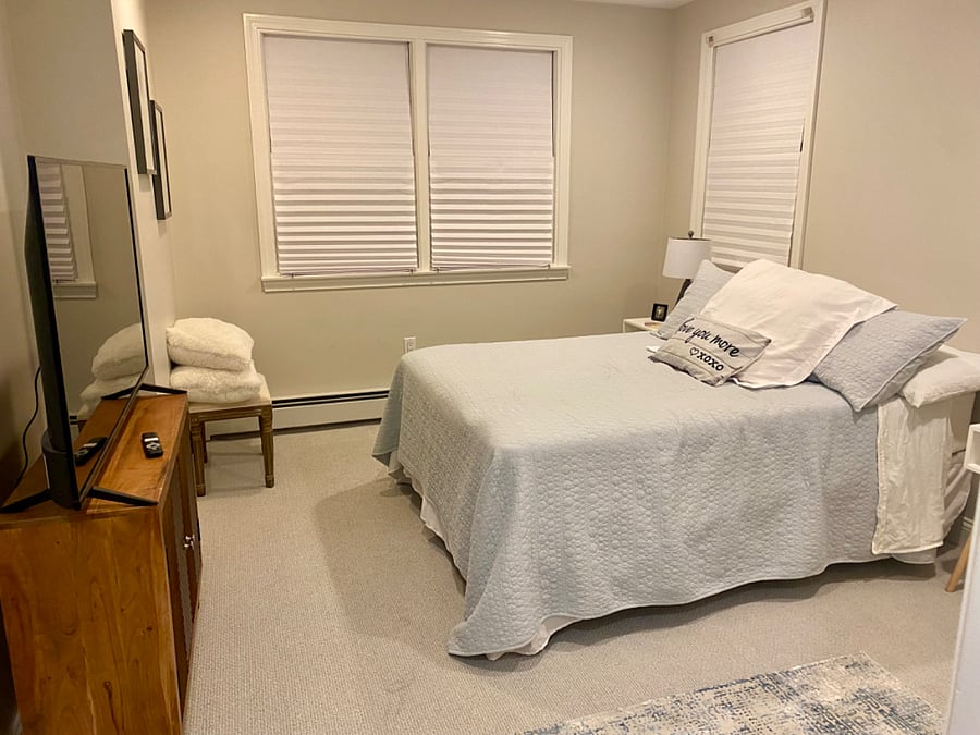 Private Bedroom with large closet. Windows facing backyard. Very peaceful space to sleep.
