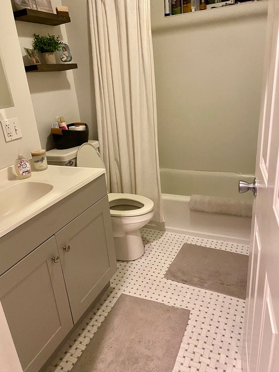 Upstairs bathroom