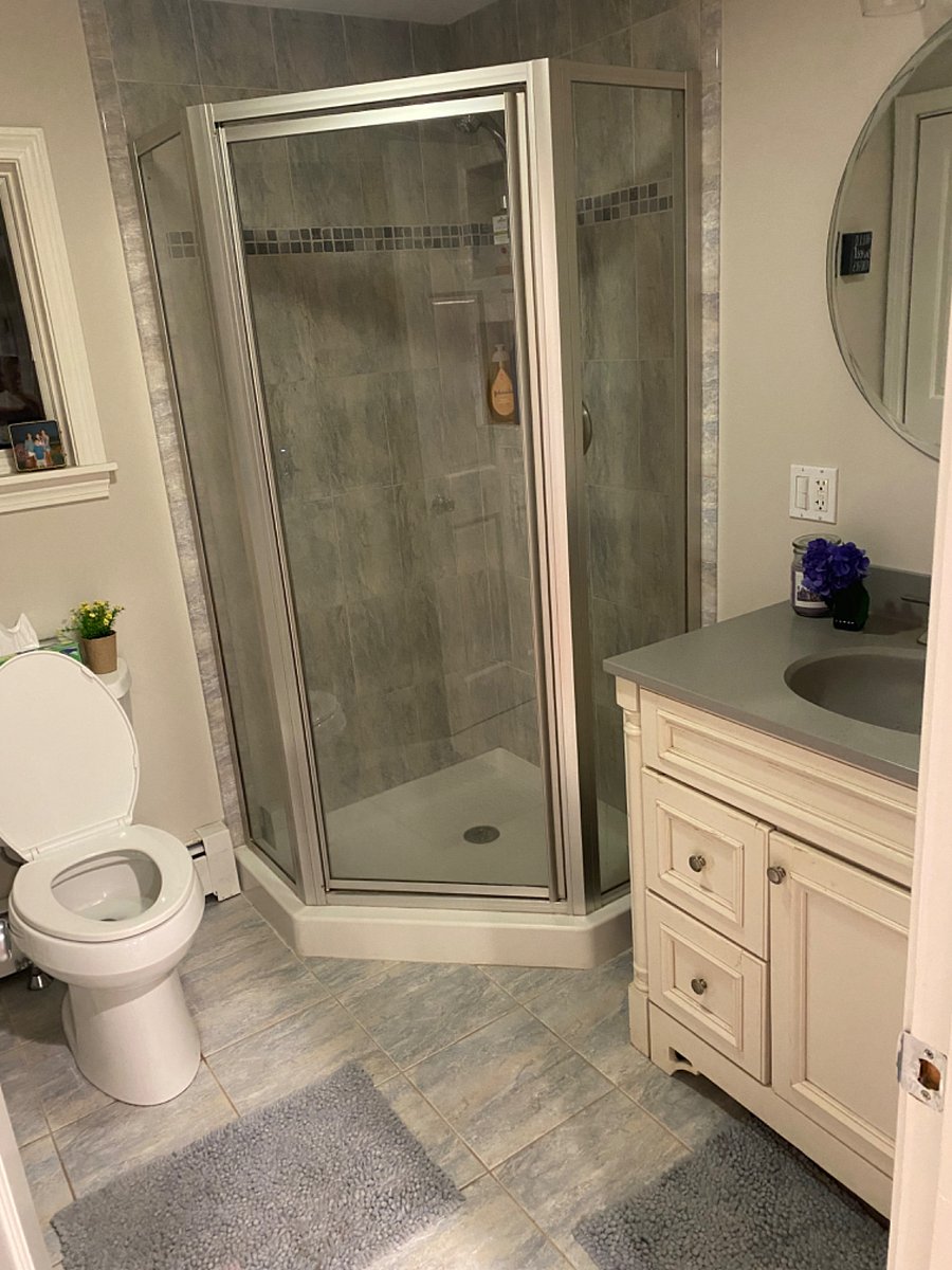Downstairs bathroom with washer/dryer