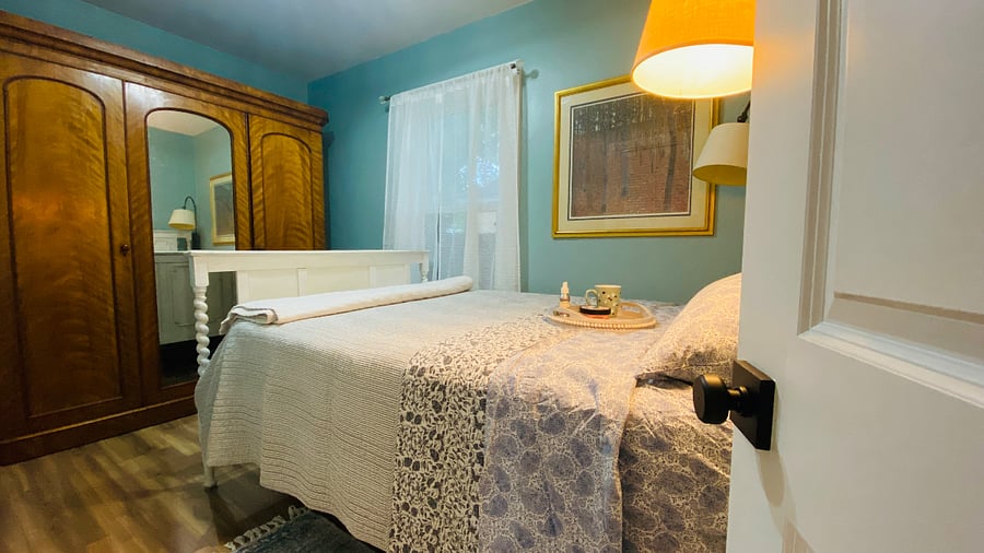 Bedroom 2, full bed