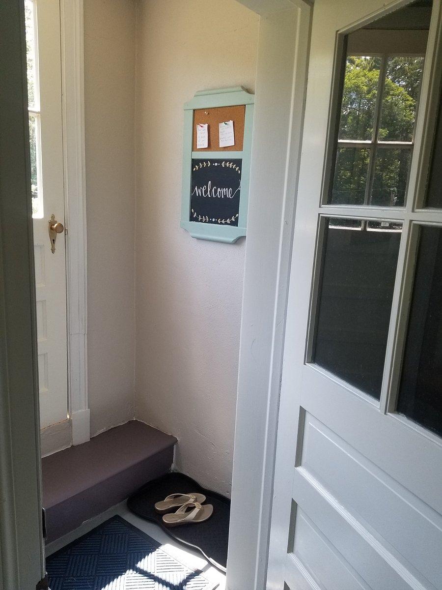 Entryway/mudroom