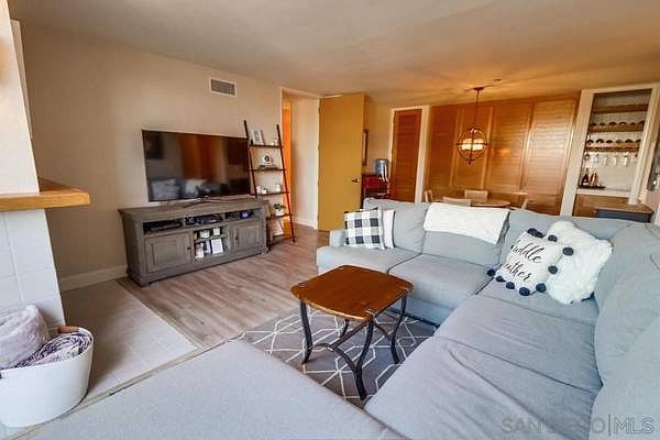 Furnished Finder property 725521_1 photo 5