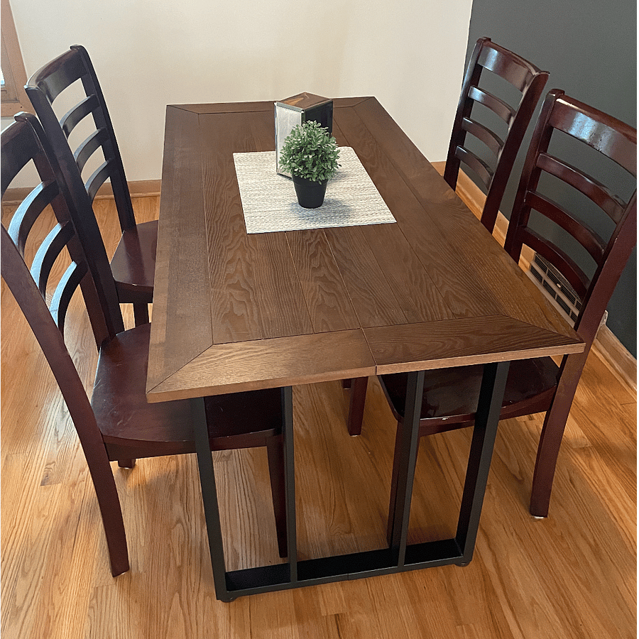 Dinning room table with 4 chairs