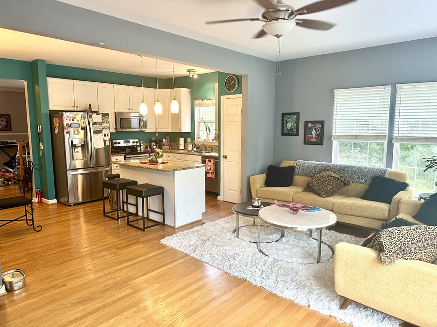 2nd level open living room/dining/kitchen