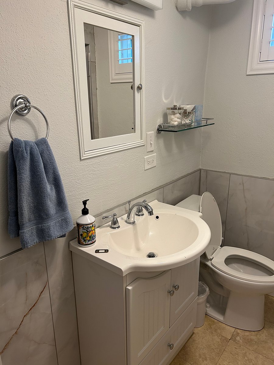 Bathroom Medicine cabinet