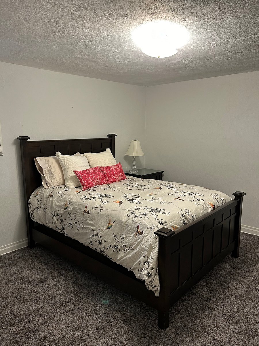 East bedroom