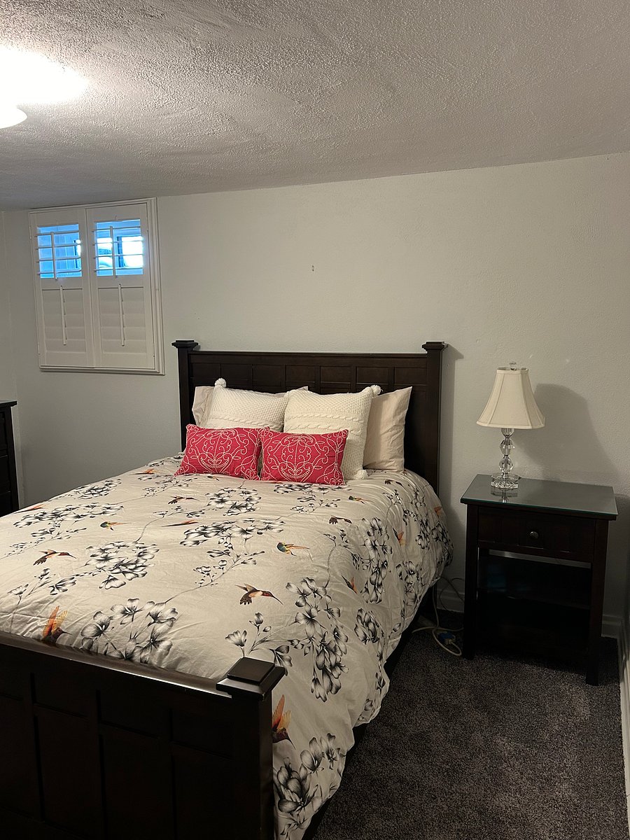 East bedroom
