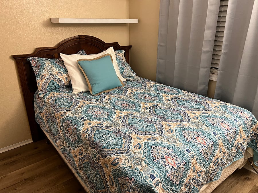 3rd bedroom with full size bed.