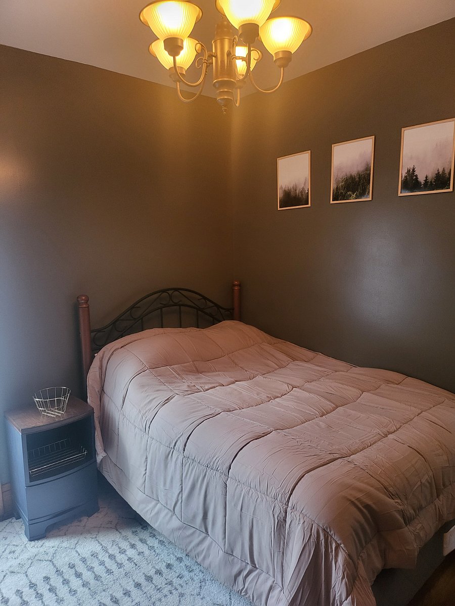 Full Bedroom