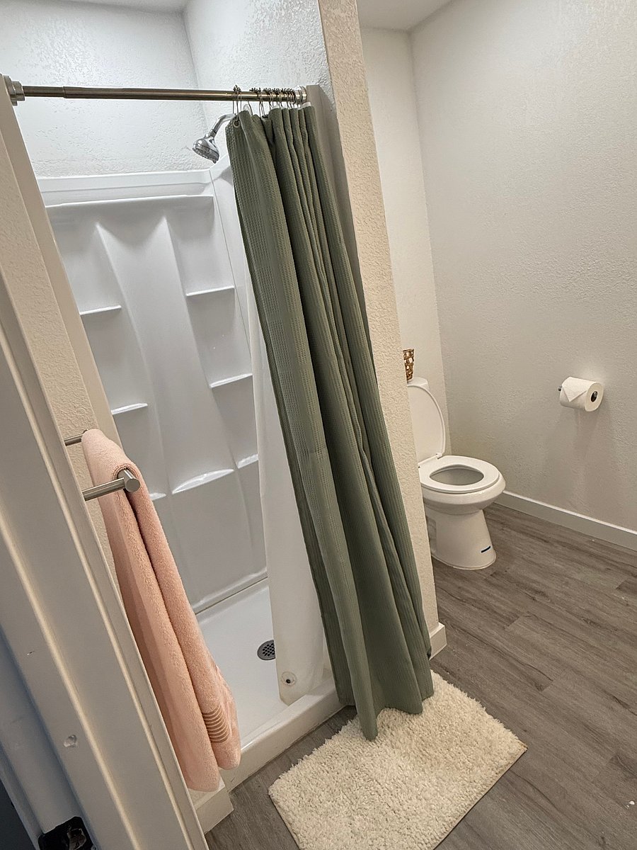Poolside Loft-Suite (1A)- Restroom