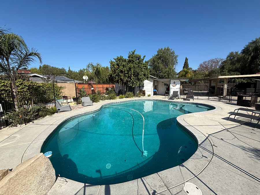 Pool / Pool-House Suite (2B)
