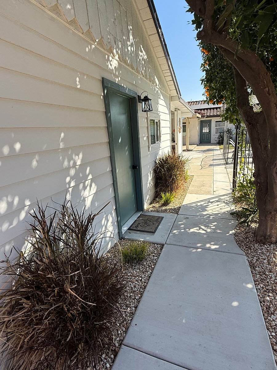 Pool-House Suite (2B) Exterior