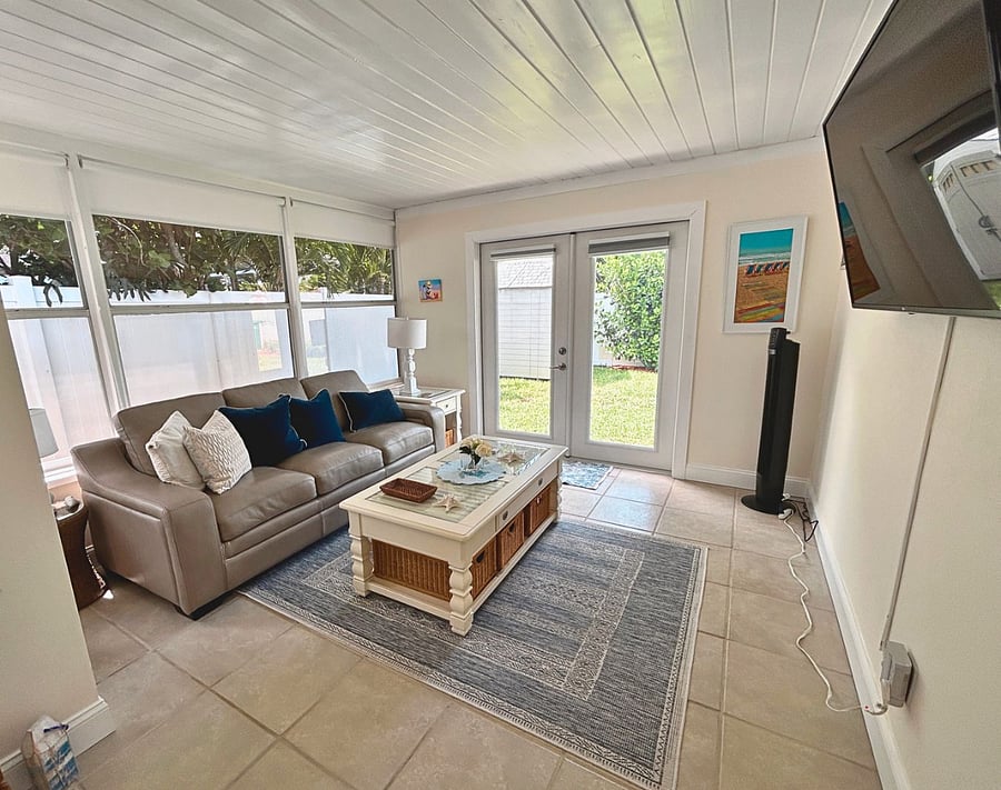 Bonus room with a queen size pullout sofabed.