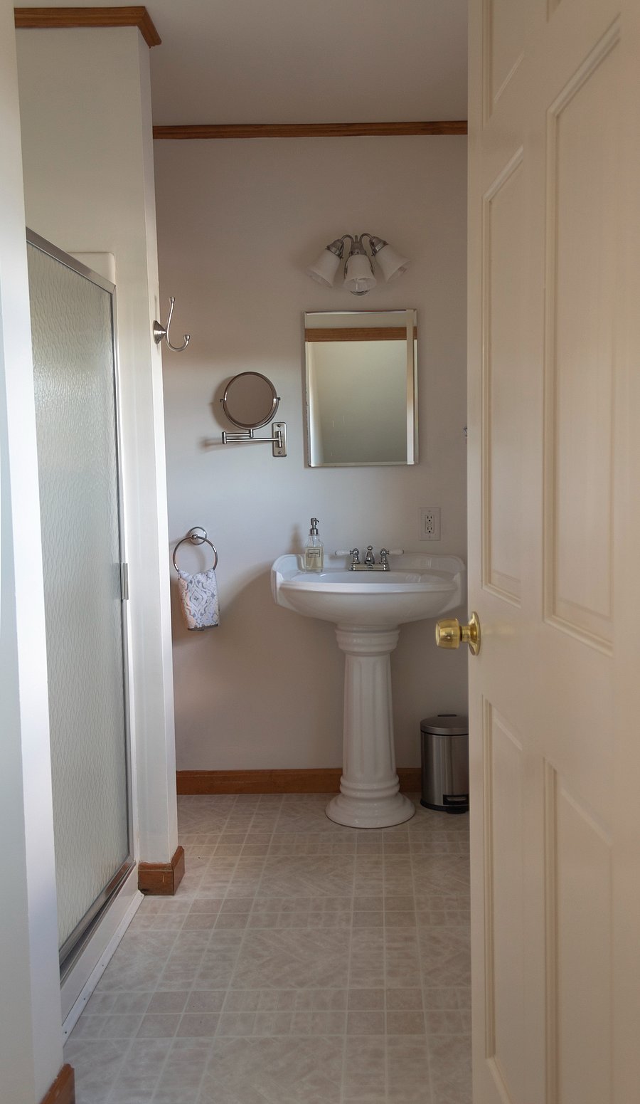 2nd floor bathroom