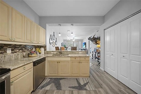 Furnished Finder property 726413_1 photo 14