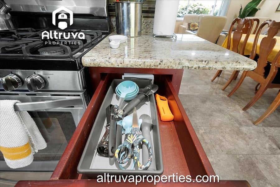Furnished Finder property 726498_1 photo 33