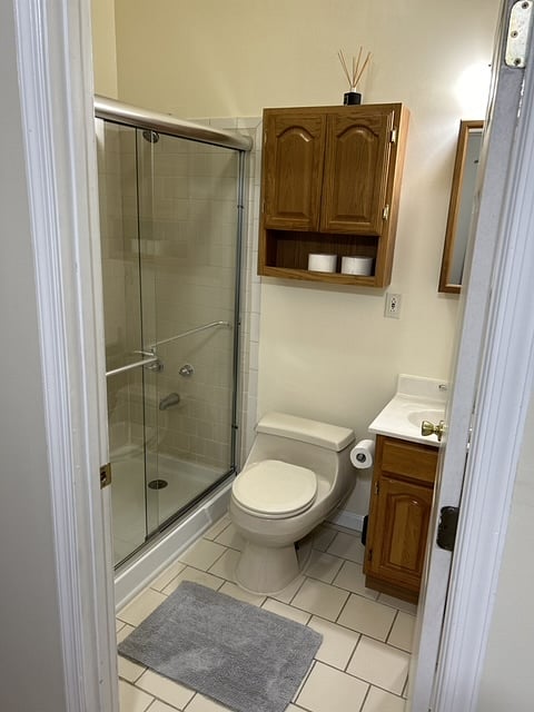 Rensselaer Room Bathroom with walk-in shower.