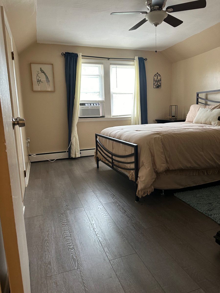 Bedroom with A/C