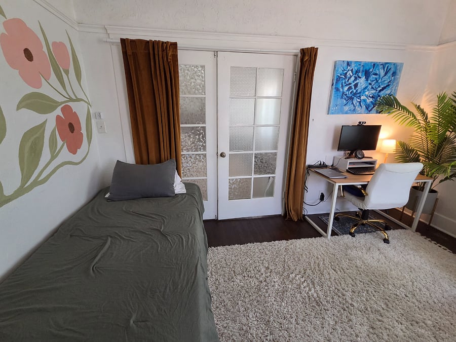 Office/study/guest room