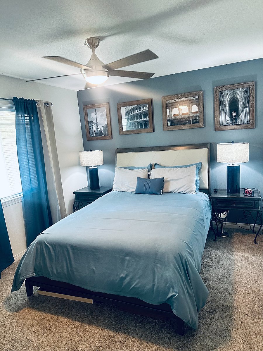 Bedroom 2- Queen bed