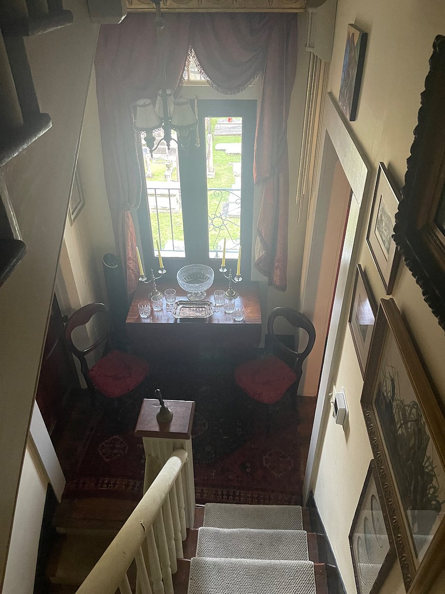 2nd Floor Foyer