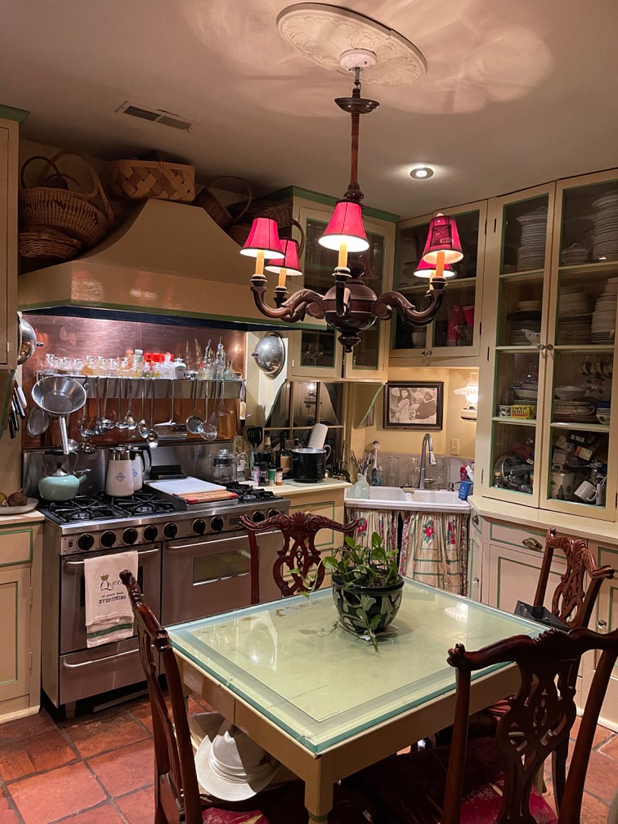 Kitchen with 6-burner range