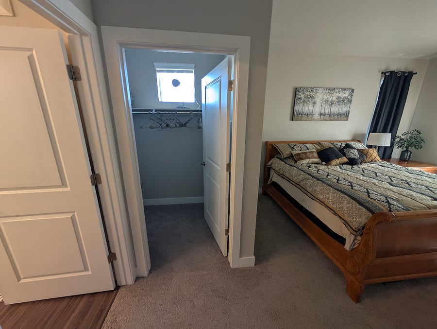 Master Bedroom / Closet