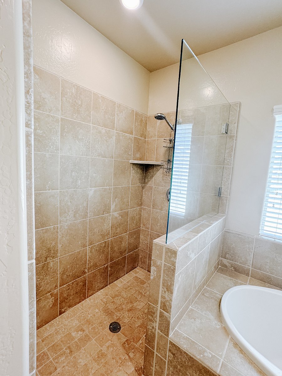 Standing shower