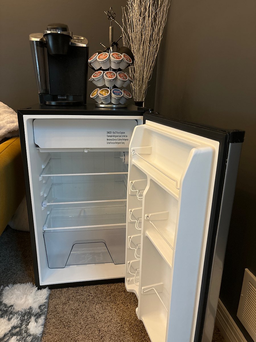 Clean refrigerator and small freezer