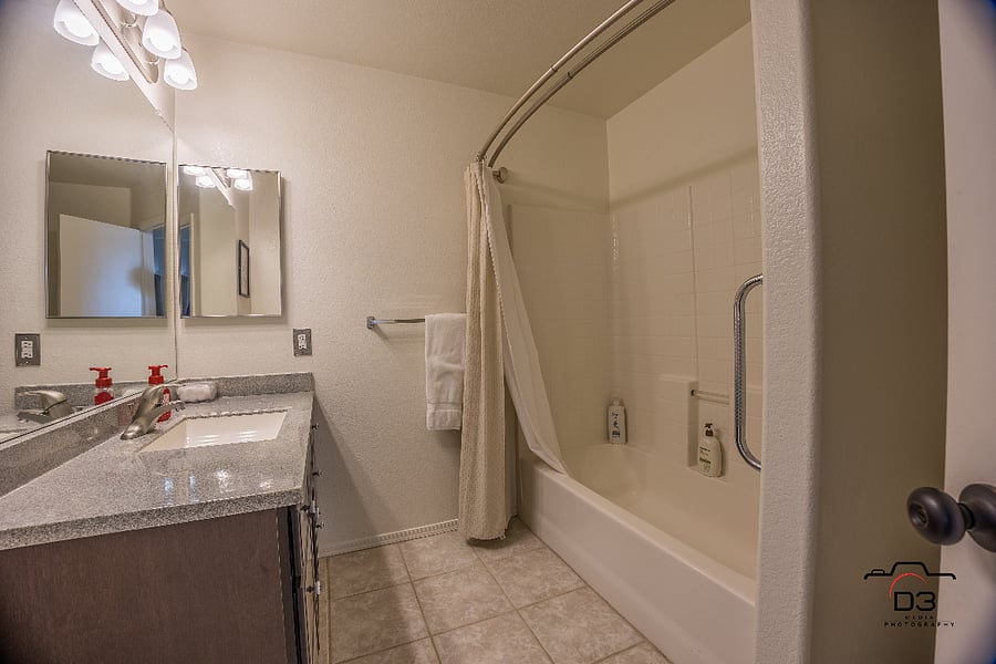 2nd Bathroom